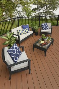 image of deck made with composite decking